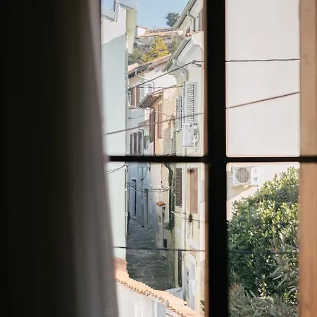 La Figarola - Traditional Townhouse Apartman *