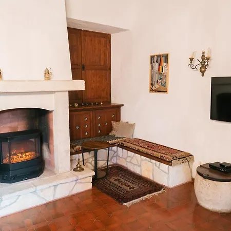 La Figarola - Traditional Townhouse Apartman